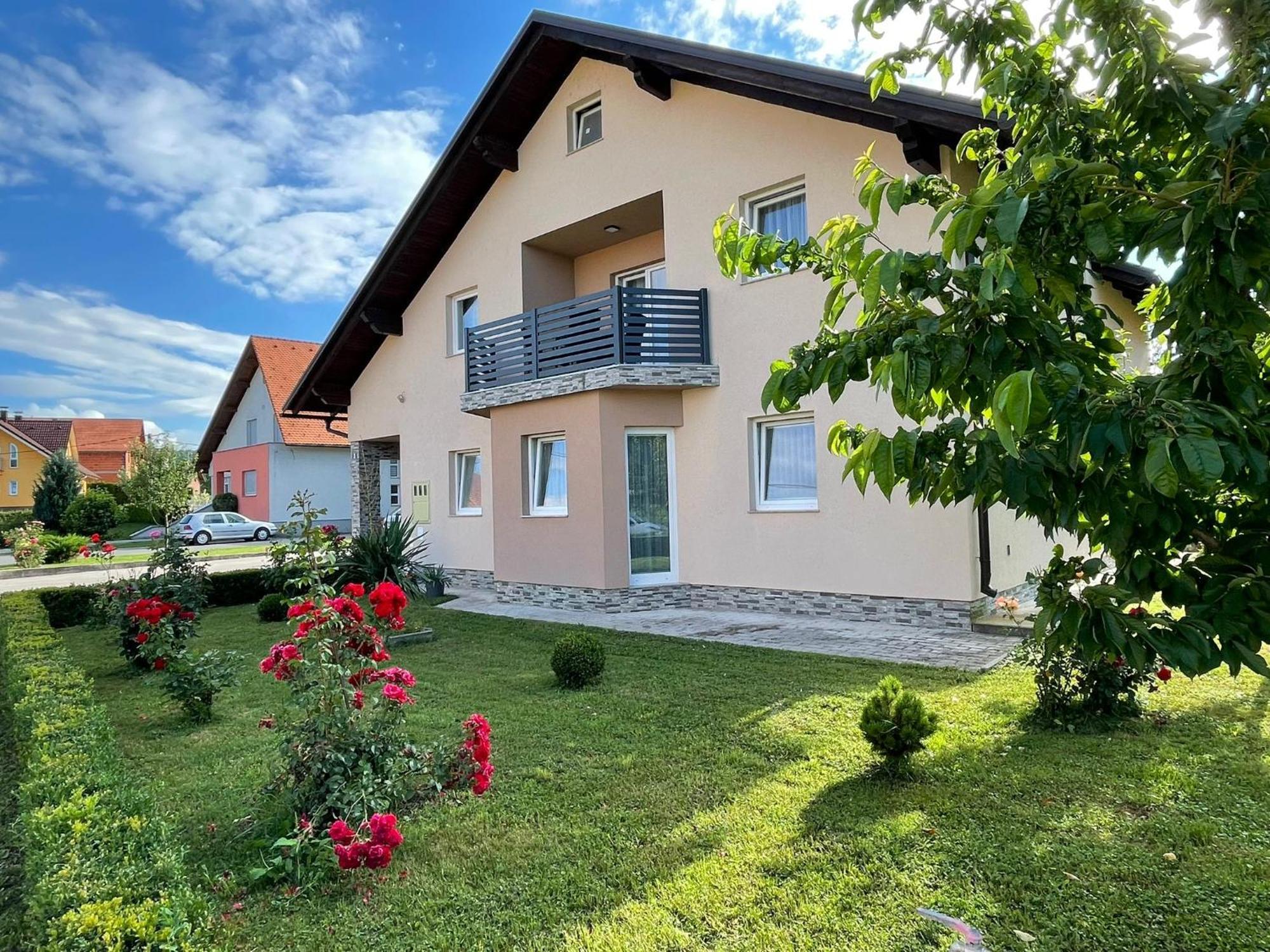 Apartman Nativis Otocac Luaran gambar